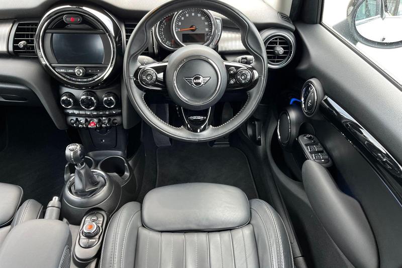 Used MINI Hatch 2019 for sale - 76611291: Photo 11