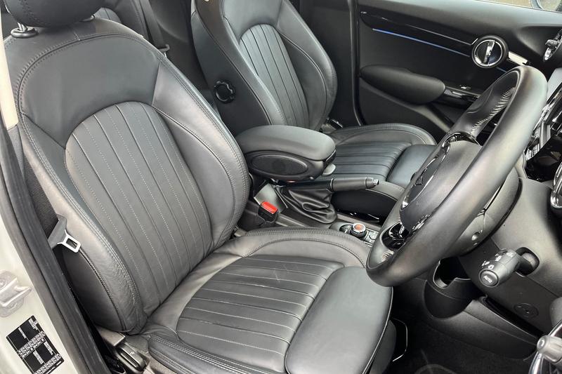 Used MINI Hatch 2019 for sale - 76611291: Photo 17