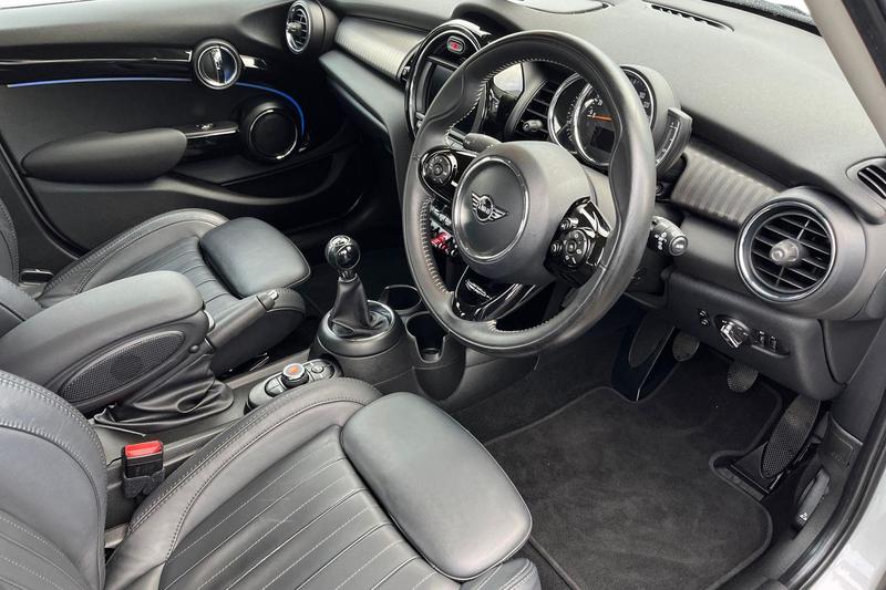 Used MINI Hatch 2019 for sale - 76611291: Photo 9