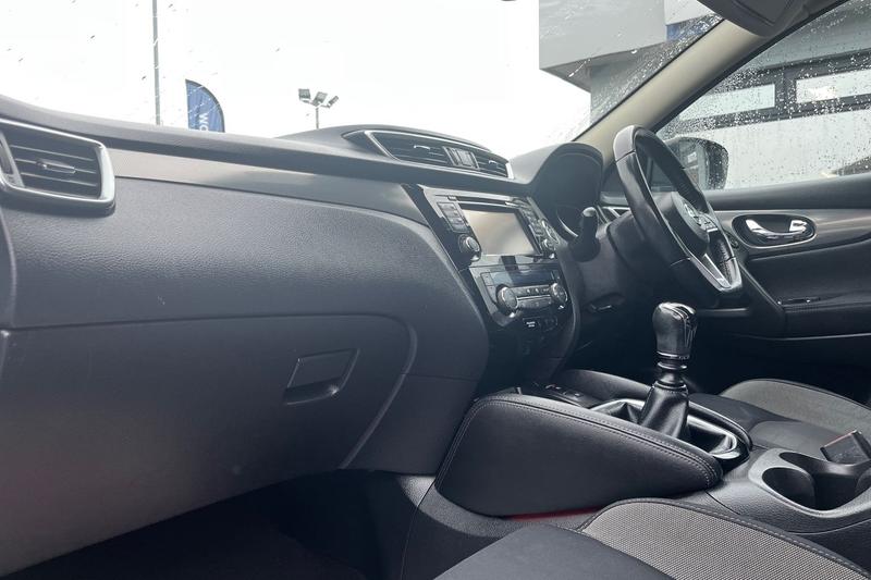 Used Nissan Qashqai 2017 for sale - 77747026: Photo 18