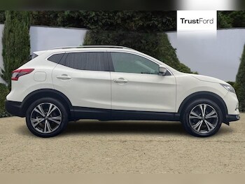 Used Nissan Qashqai 2017 for sale - 77747026: Photo