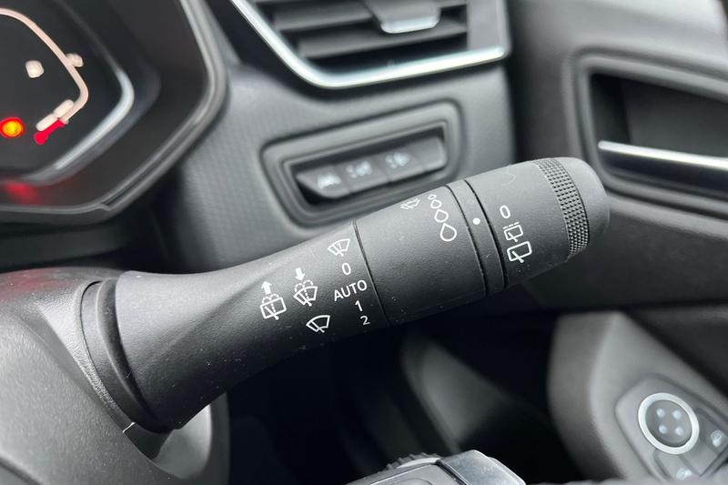 Used Renault Clio 2022 for sale - 76895398: Photo 15