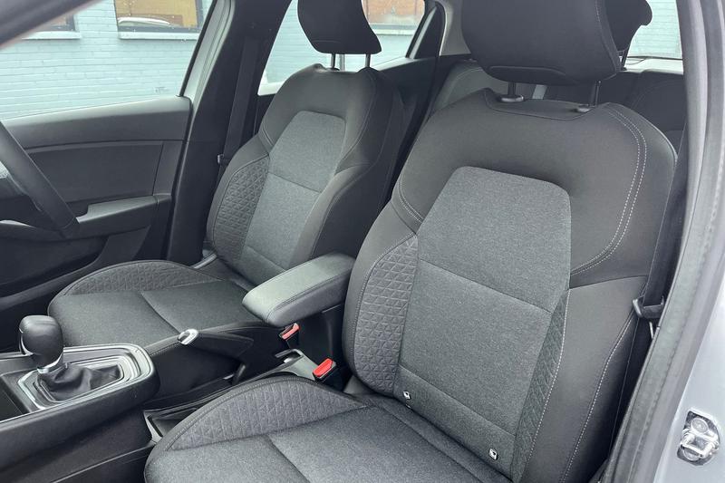 Used Renault Clio 2022 for sale - 76895398: Photo 19