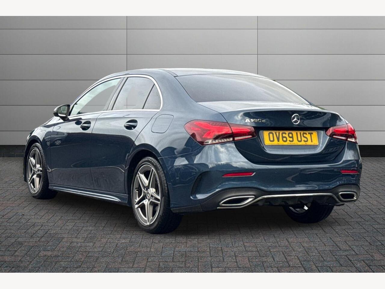 Used Mercedes-Benz A-Class 2019 for sale - 76867126: Photo 2