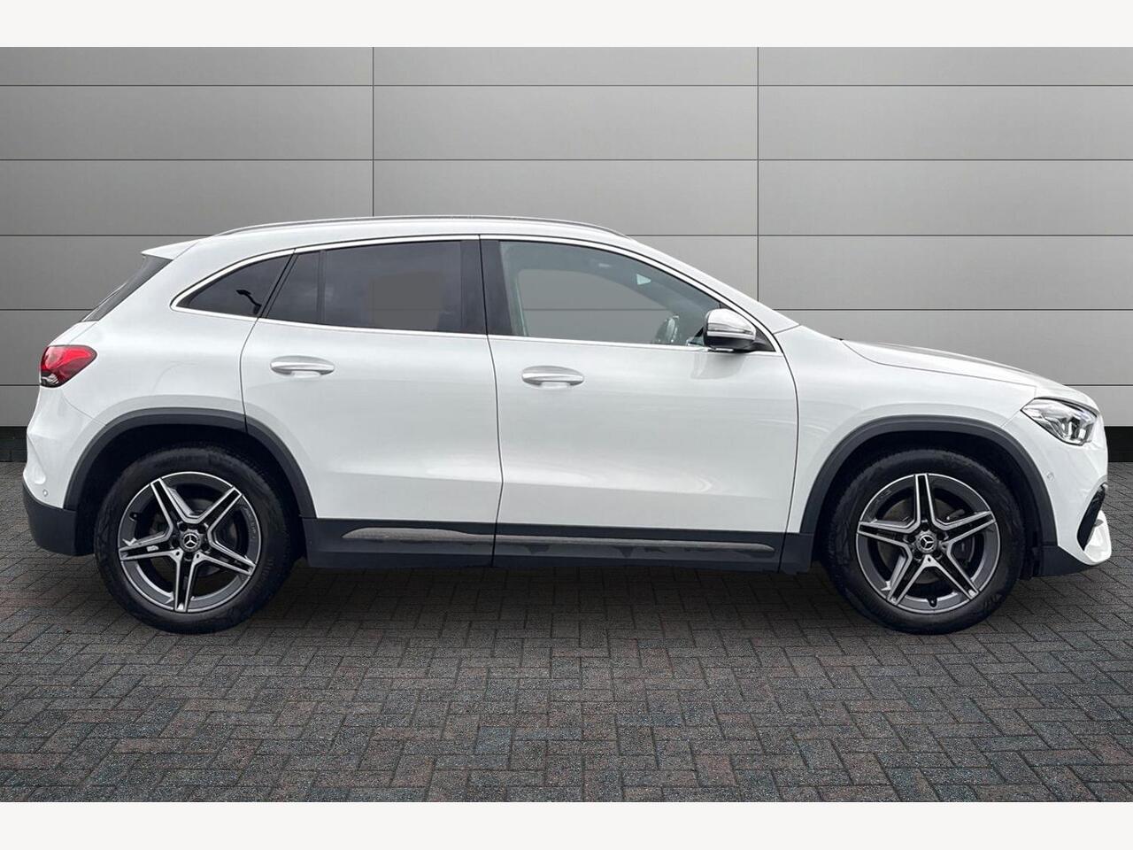 Used Mercedes-Benz GLA 2022 for sale - 77647636: Photo 3