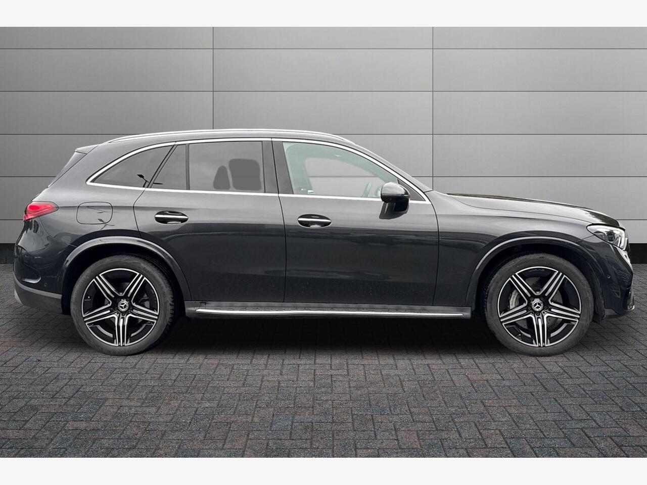 Used Mercedes-Benz GLC 2024 for sale - 76677208: Photo 3