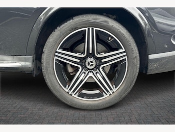 Used Mercedes-Benz GLC 2024 for sale - 76677208: Photo