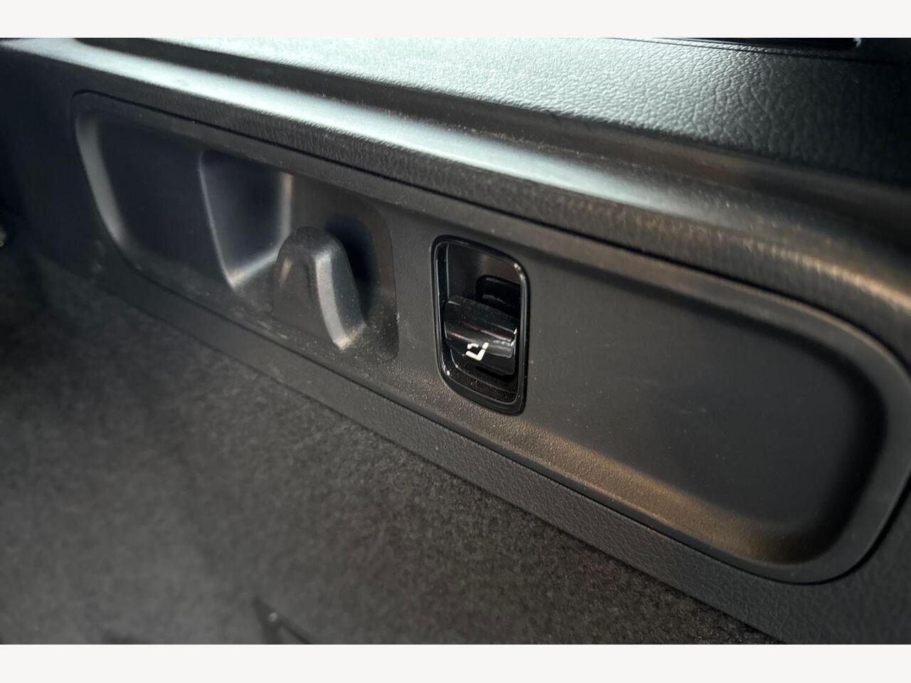 Used Mercedes-Benz C Class 2024 for sale - 77512369: Photo 16