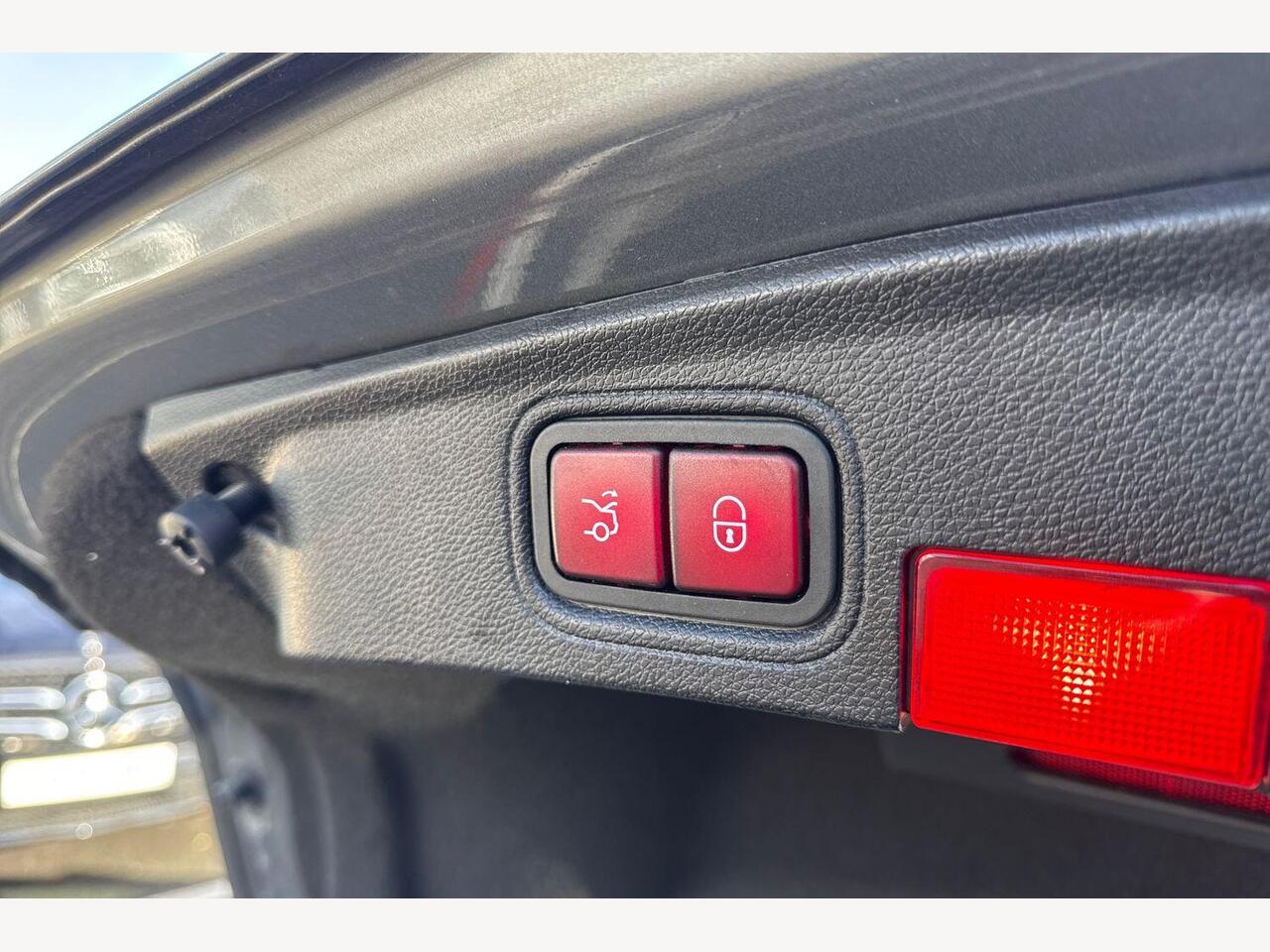 Used Mercedes-Benz C Class 2016 for sale - 76673403: Photo 15