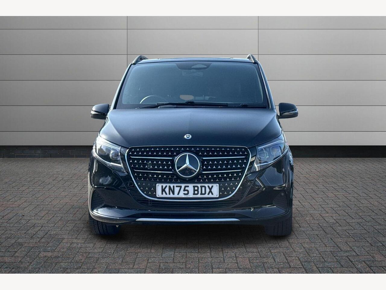 Used Mercedes-Benz V-Class 2025 for sale - 77770890: Photo 11