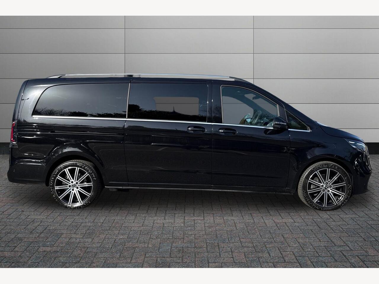 Used Mercedes-Benz V-Class 2025 for sale - 77770890: Photo 3