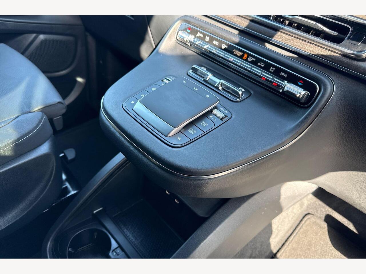 Used Mercedes-Benz V-Class 2025 for sale - 77770890: Photo 8