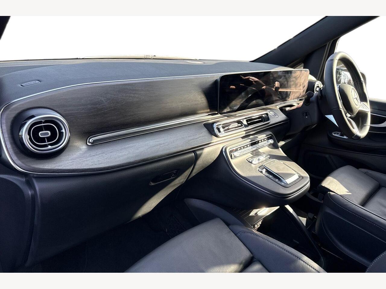 Used Mercedes-Benz V-Class 2025 for sale - 77770890: Photo 9