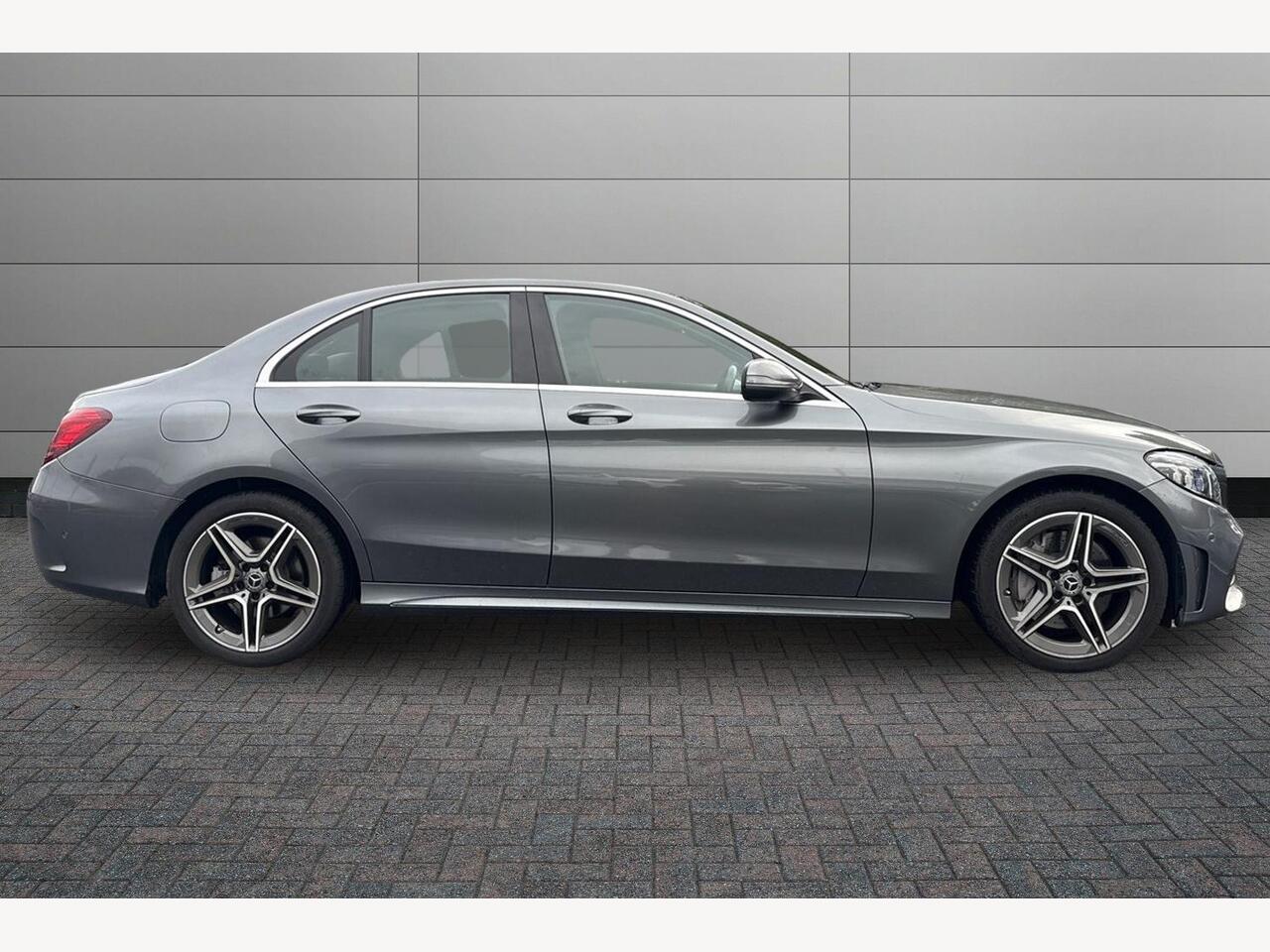 Used Mercedes-Benz C Class 2019 for sale - 76673788: Photo 5