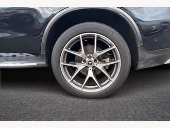 Used Mercedes-Benz GLC 2023 for sale - 77332761: Photo