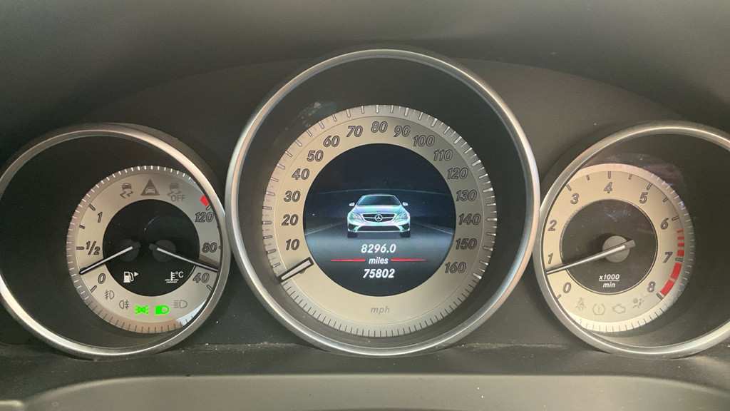 Used Mercedes-Benz E-Class 2015 for sale - 76186751: Photo 8