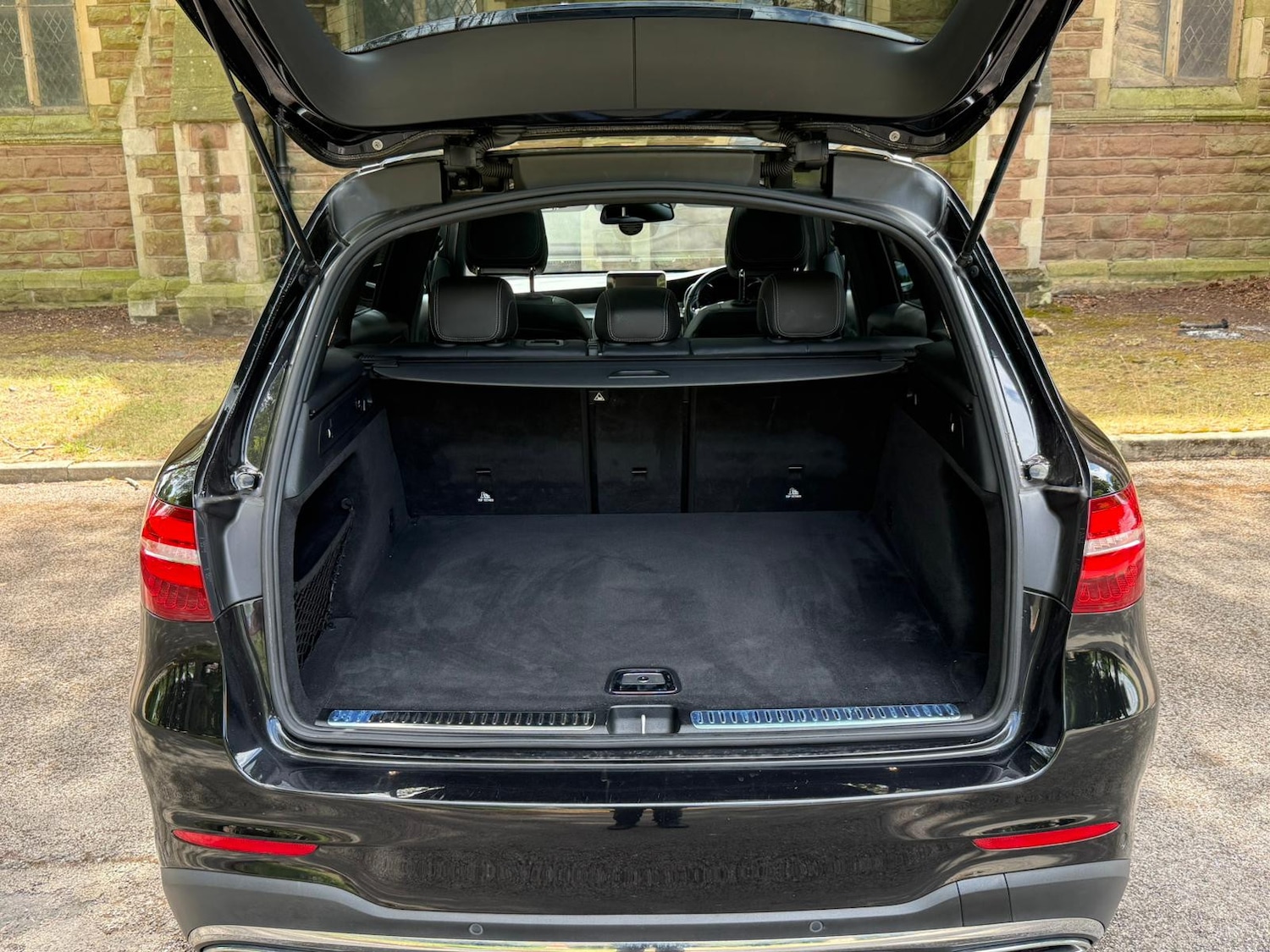 Used Mercedes-Benz GLC 2018 for sale - 76897048: Photo 11