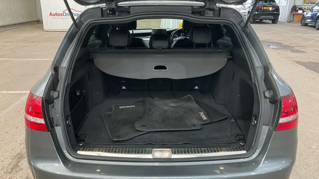 Used Mercedes-Benz C Class 2017 for sale - 77464671: Photo 4