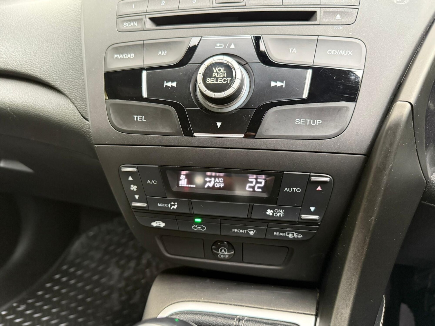 Used Honda Civic 2015 for sale - 76579997: Photo 17