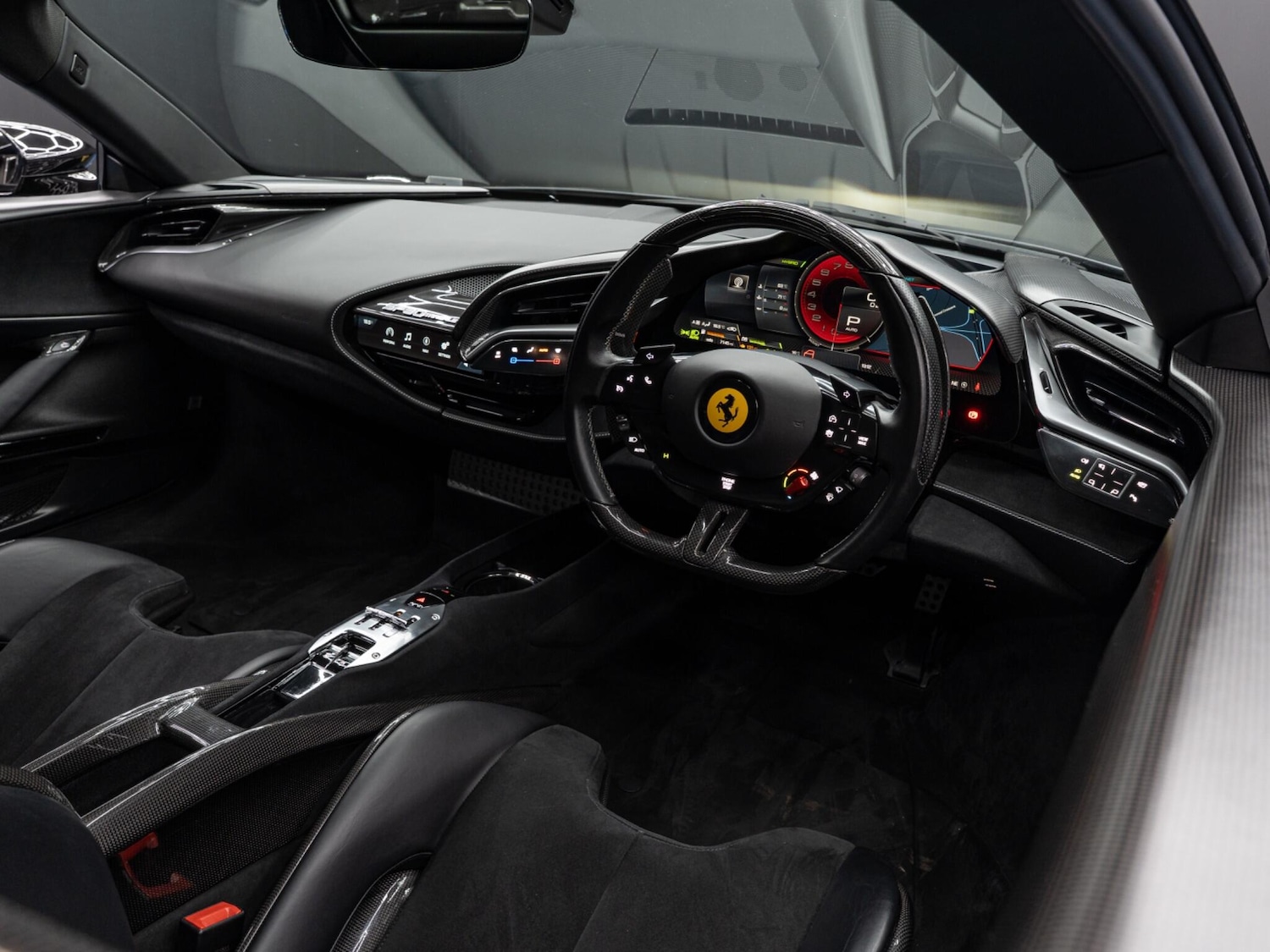 Used Ferrari SF90 Spider 2021 for sale - 76498807: Photo 15