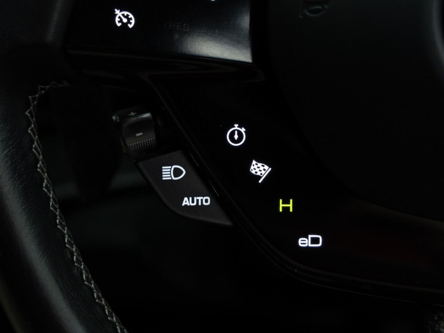 Used Ferrari SF90 Spider 2021 for sale - 76498807: Photo 18