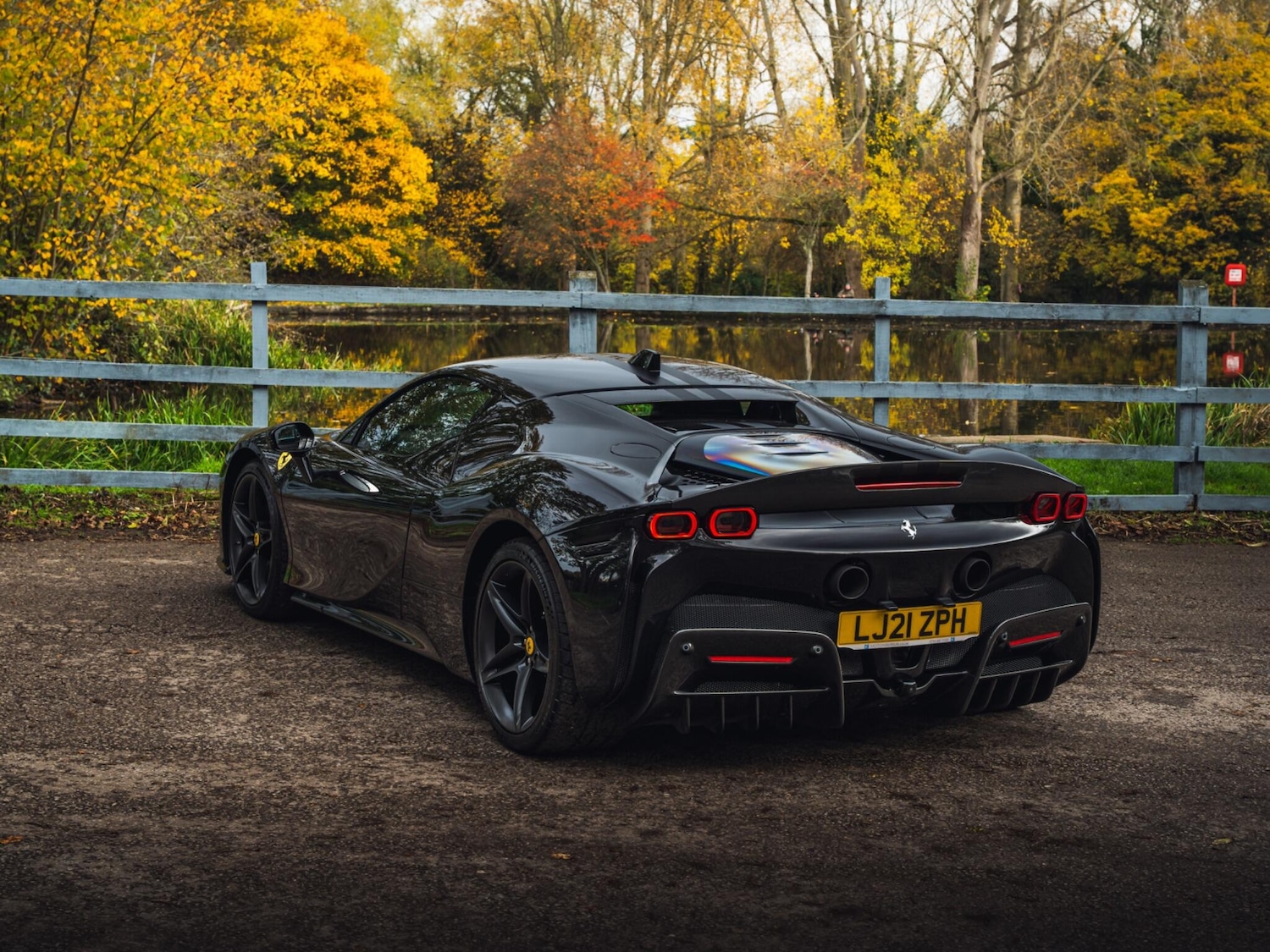 Used Ferrari SF90 Spider 2021 for sale - 76498807: Photo 5