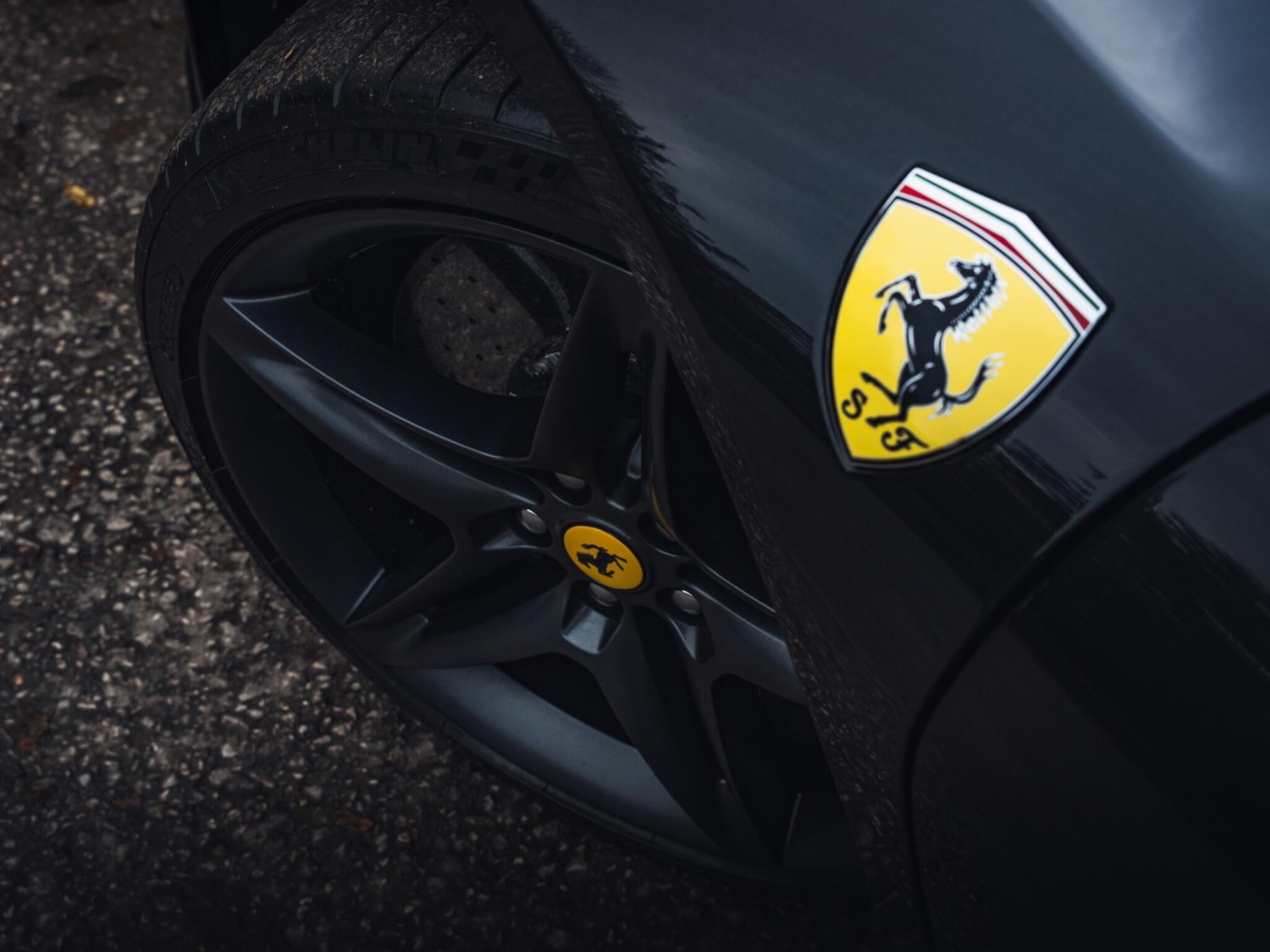 Used Ferrari SF90 Spider 2021 for sale - 76498807: Photo 76