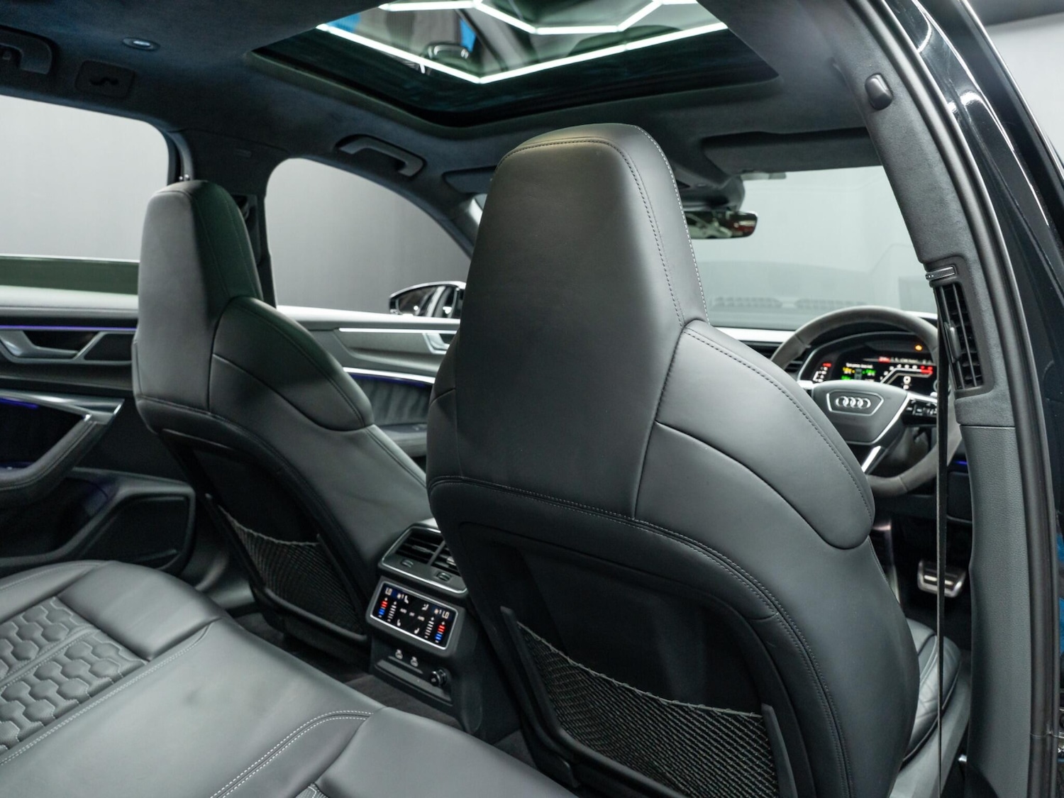 Used Audi RS6 2023 for sale - 78156761: Photo 18