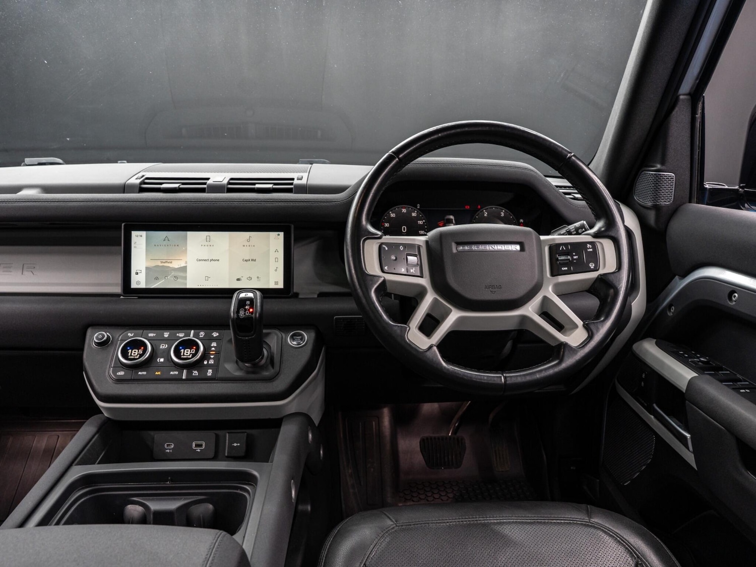 Used Land Rover Defender 110 2022 for sale - 76513098: Photo 13