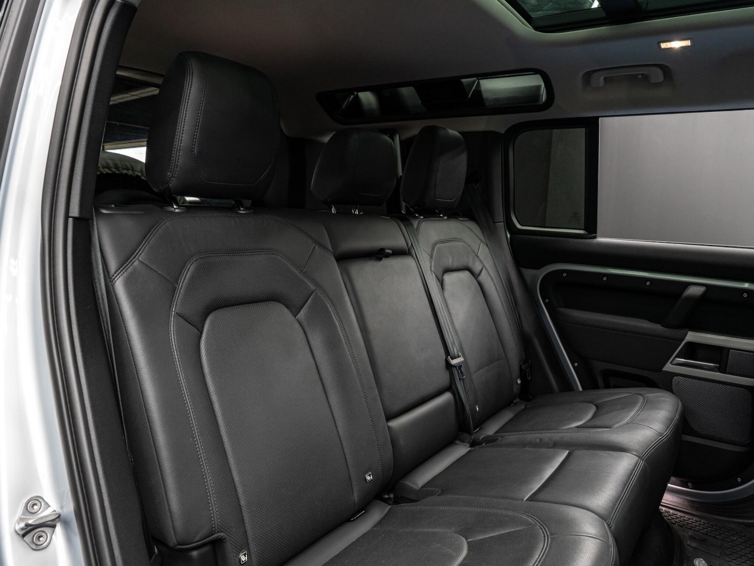 Used Land Rover Defender 110 2022 for sale - 76513098: Photo 17