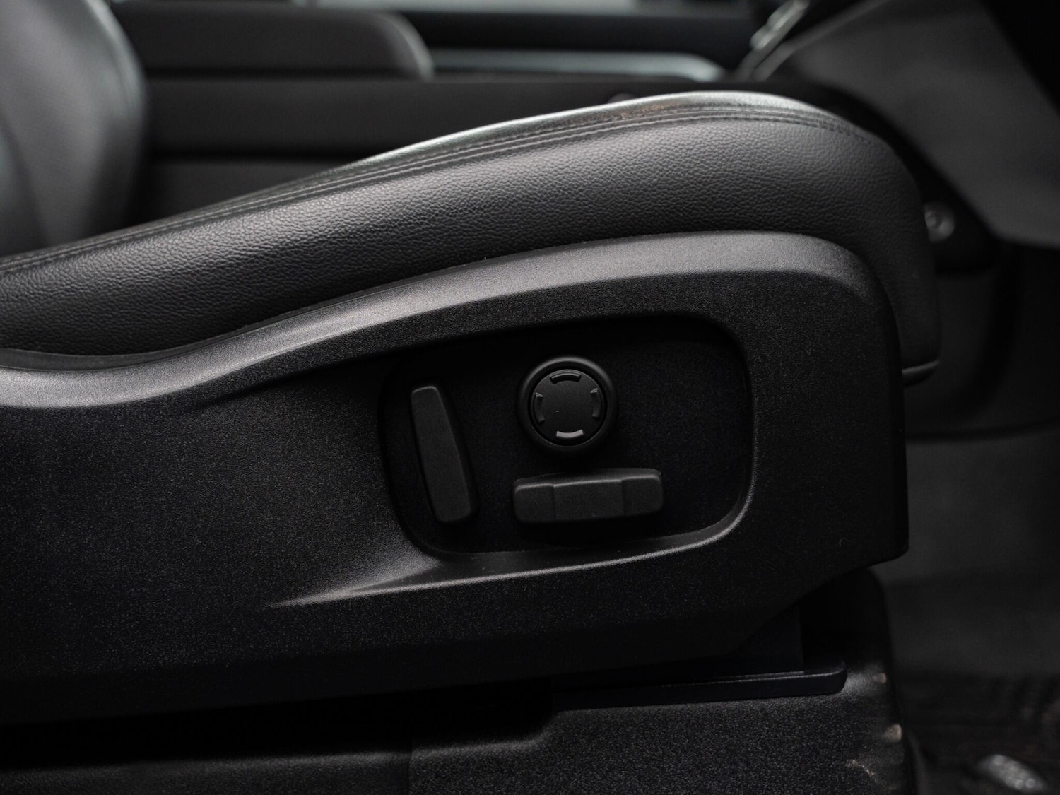 Used Land Rover Defender 110 2022 for sale - 76513098: Photo 25