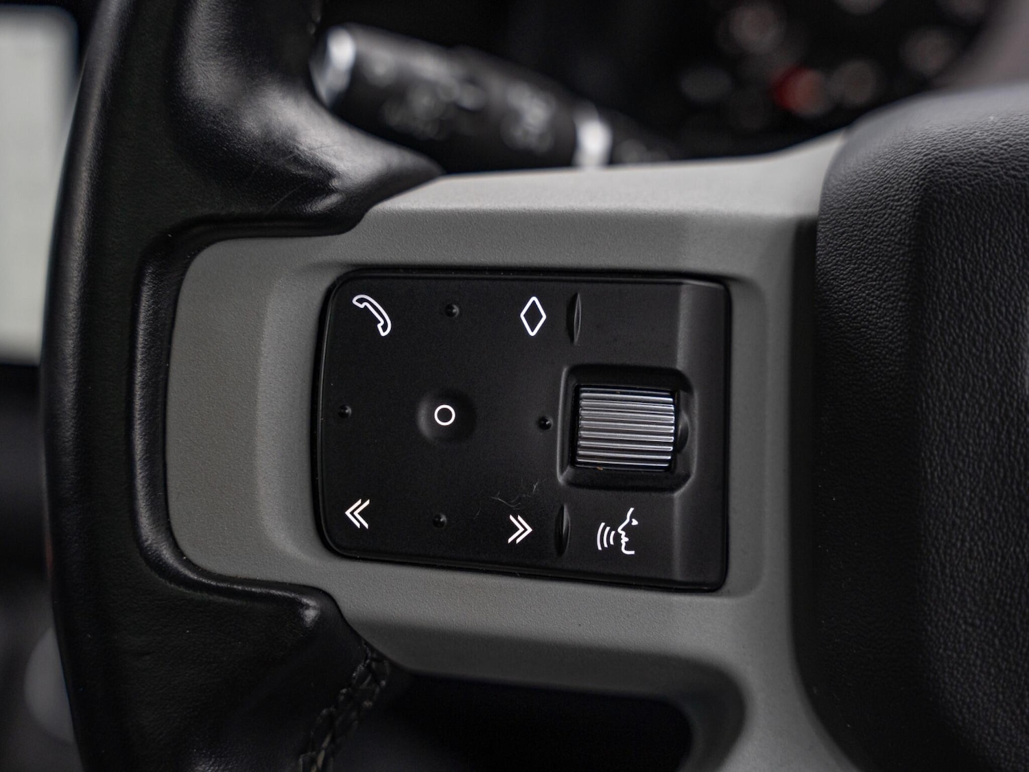 Used Land Rover Defender 110 2022 for sale - 76513098: Photo 29