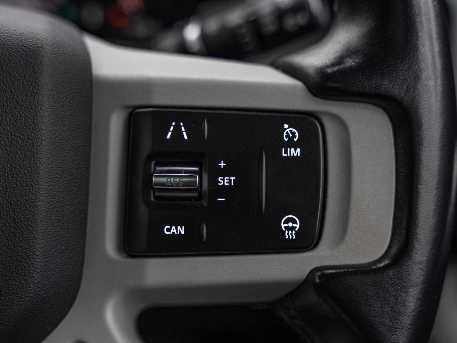 Used Land Rover Defender 110 2022 for sale - 76513098: Photo 30