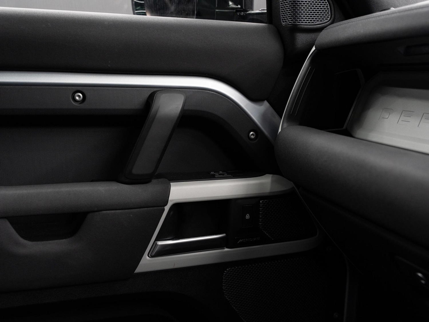 Used Land Rover Defender 110 2022 for sale - 76513098: Photo 31