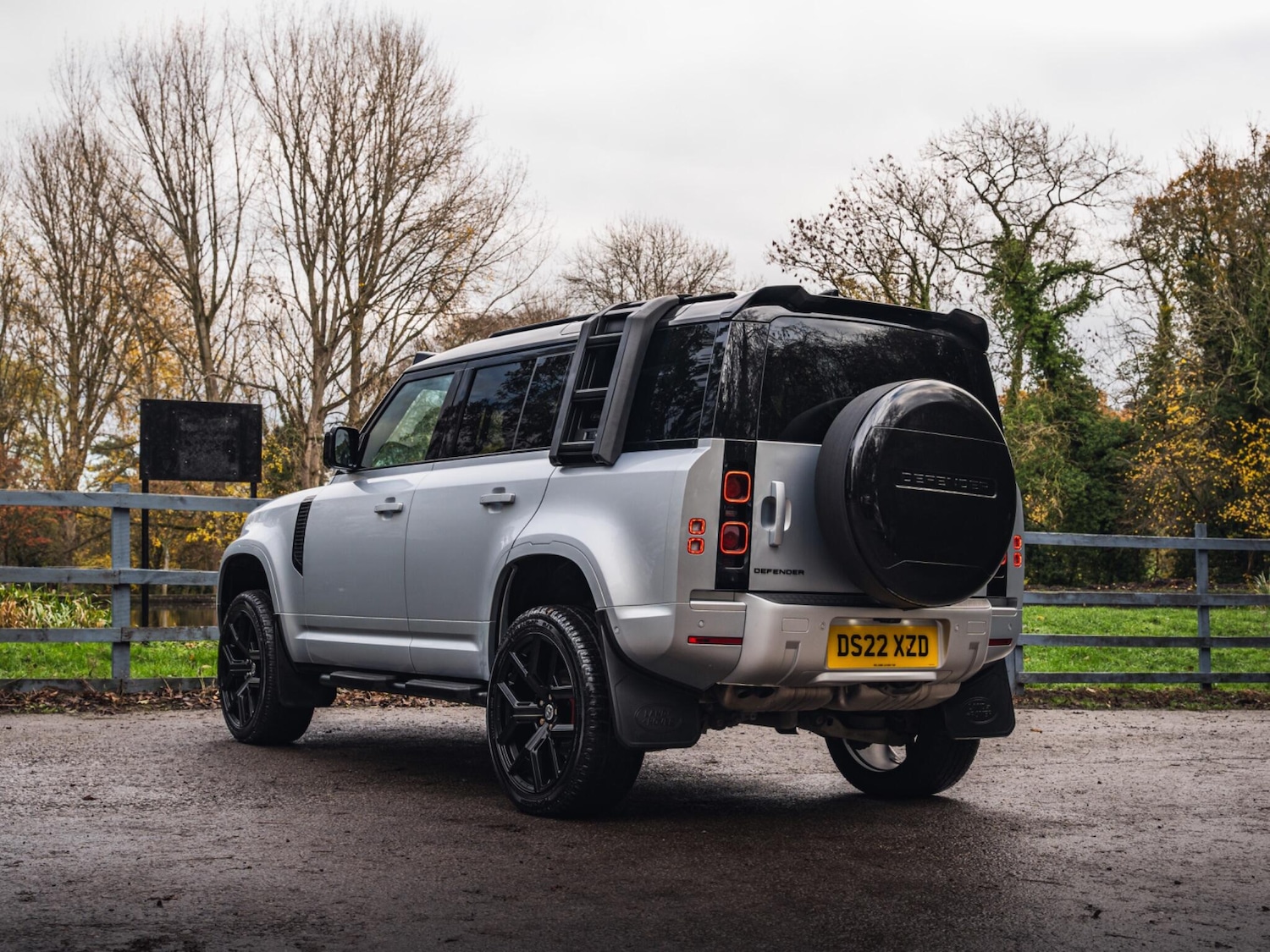 Used Land Rover Defender 110 2022 for sale - 76513098: Photo 4