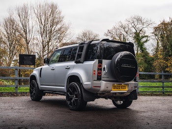 Used Land Rover Defender 110 2022 for sale - 76513098: Photo