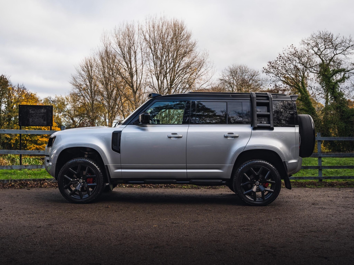 Used Land Rover Defender 110 2022 for sale - 76513098: Photo 5