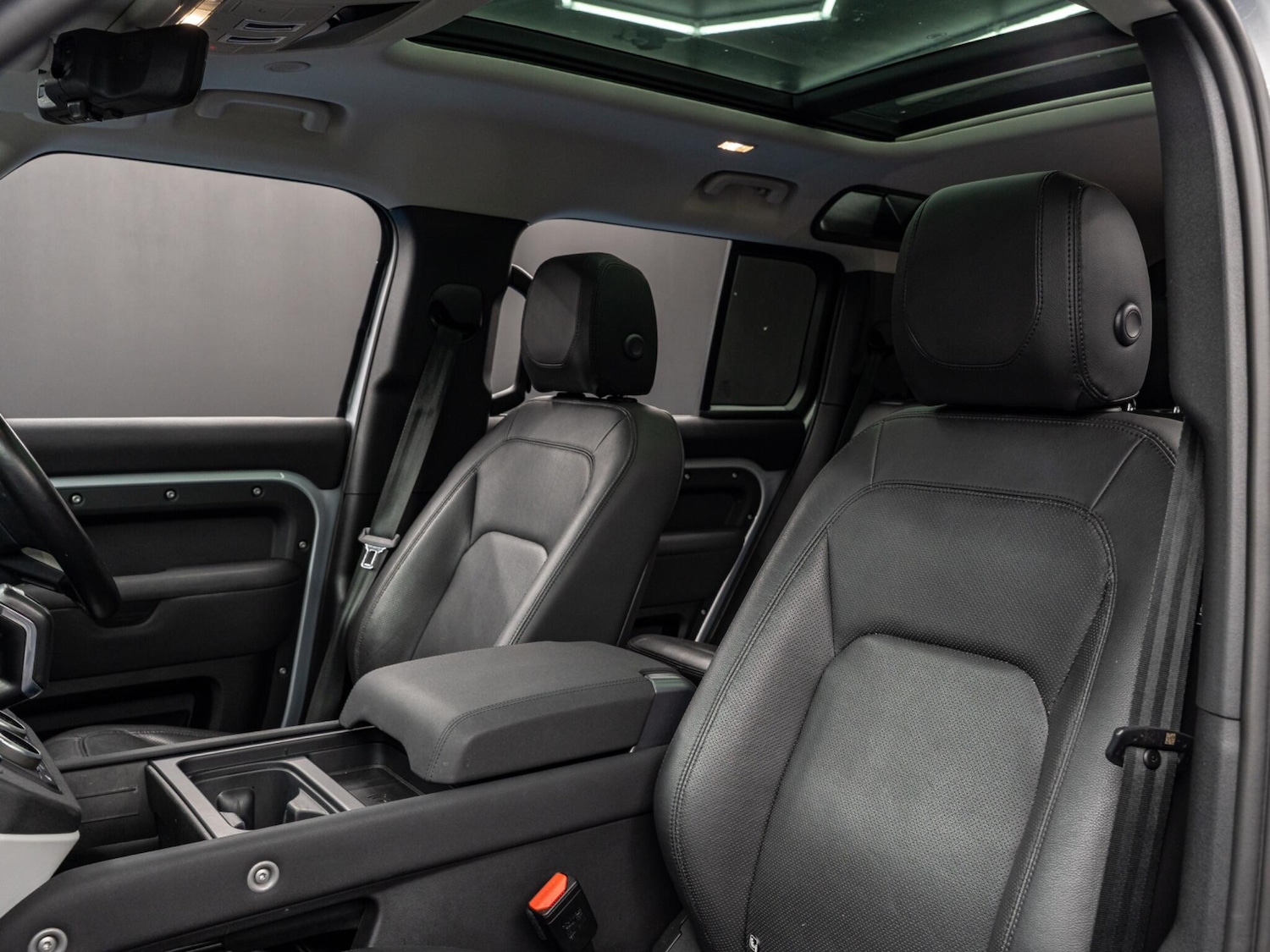 Used Land Rover Defender 110 2022 for sale - 76513098: Photo 52