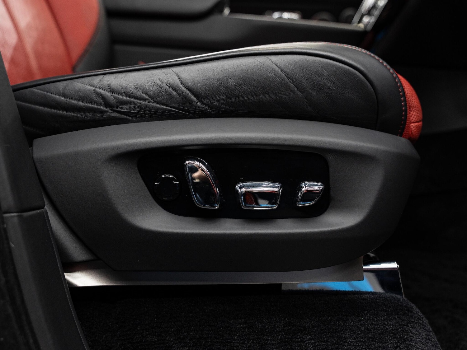 Used Rolls-Royce Cullinan 2020 for sale - 76765783: Photo 28