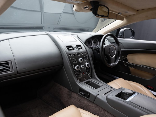 Used Aston Martin Vantage 2015 for sale - 75600229: Photo 15