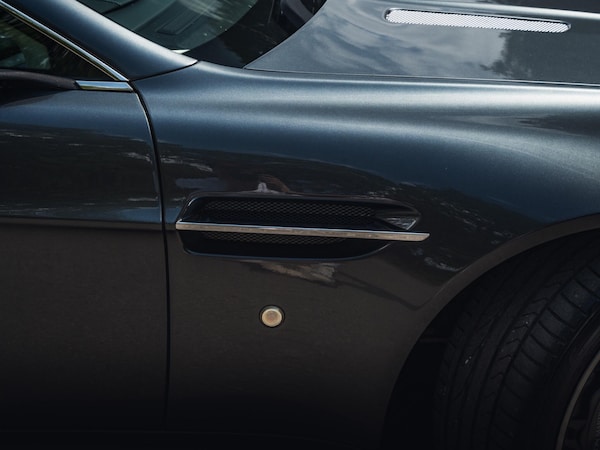 Used Aston Martin Vantage 2015 for sale - 75600229: Photo 16