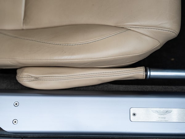 Used Aston Martin Vantage 2015 for sale - 75600229: Photo 23