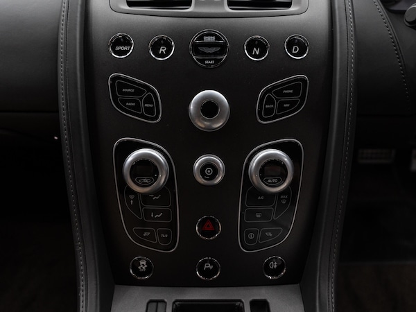 Used Aston Martin Vantage 2015 for sale - 75600229: Photo 24