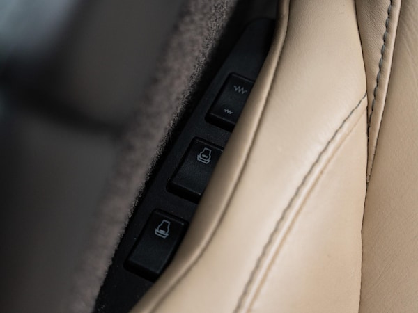 Used Aston Martin Vantage 2015 for sale - 75600229: Photo 31
