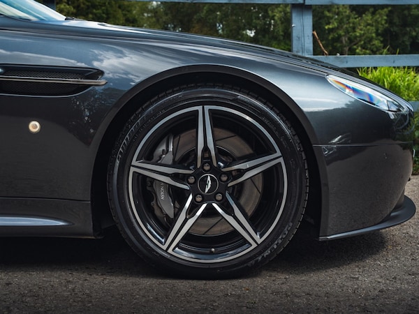 Used Aston Martin Vantage 2015 for sale - 75600229: Photo 38