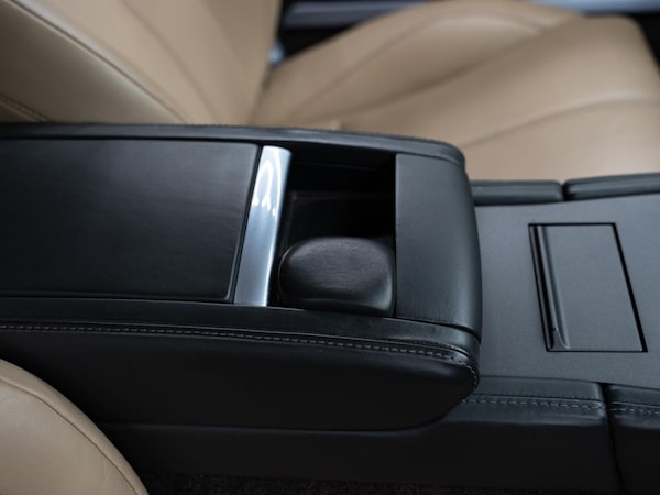 Used Aston Martin Vantage 2015 for sale - 75600229: Photo 43