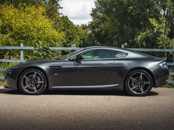 Used Aston Martin Vantage 2015 for sale - 75600229: Photo 5