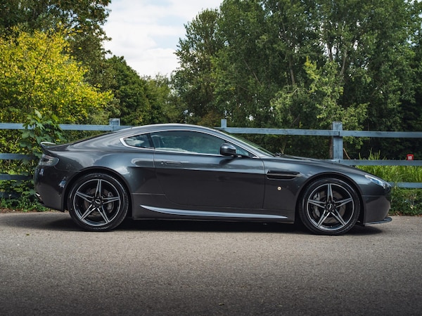 Used Aston Martin Vantage 2015 for sale - 75600229: Photo 8