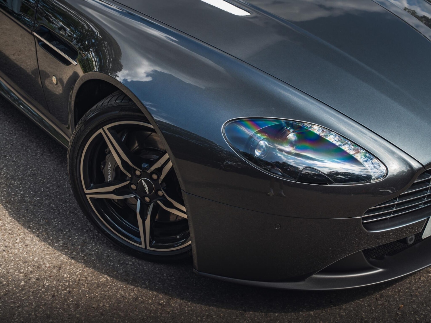 Used Aston Martin Vantage 2015 for sale - 76988644: Photo 13