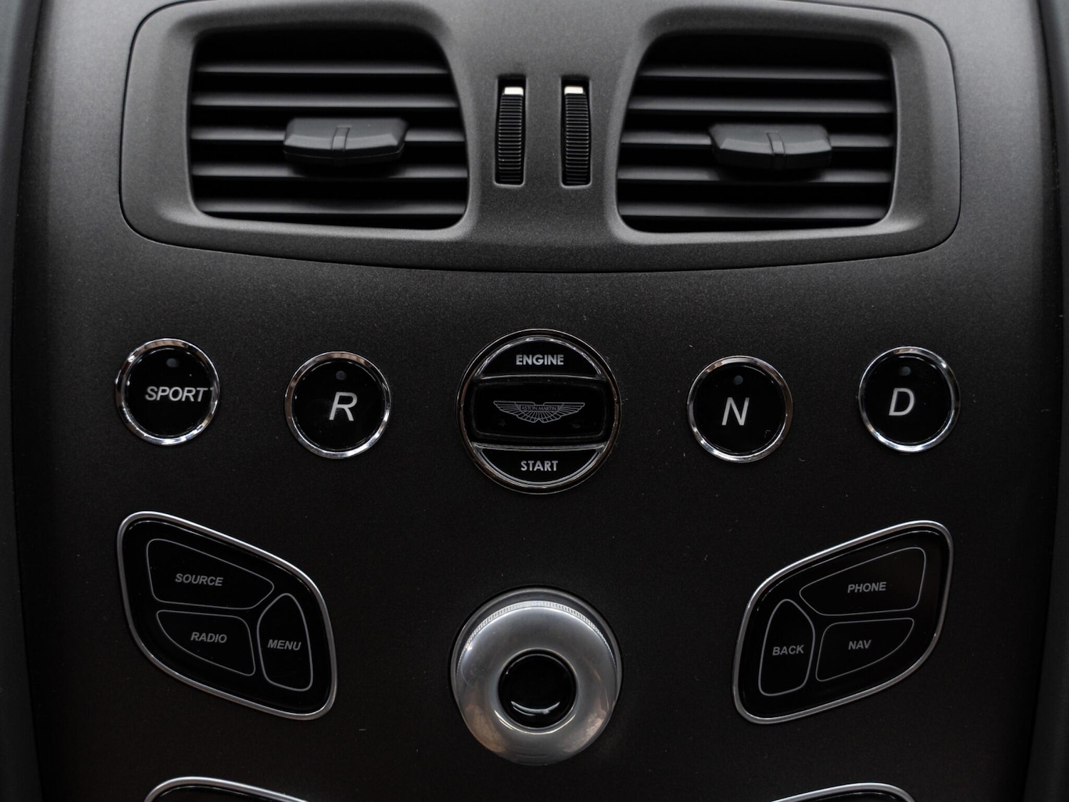 Used Aston Martin Vantage 2015 for sale - 76988644: Photo 25